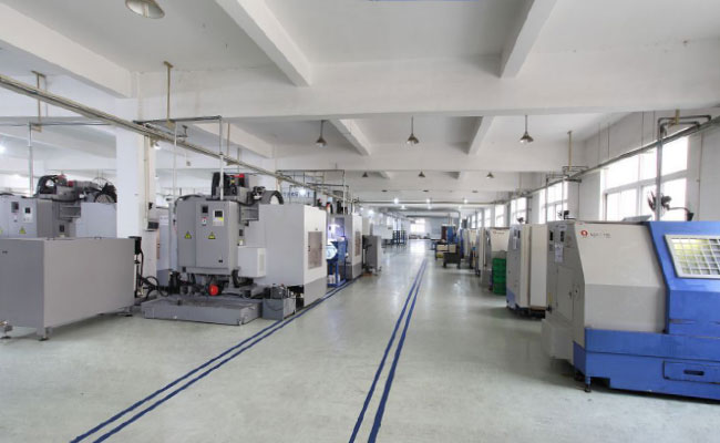 Centro de mecanización del taller del bastidor de inversión de la precisión y torno del CNC